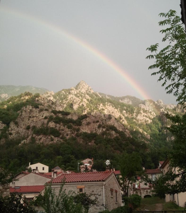 Les Chalets Quazemi A Casteil ภายนอก รูปภาพ